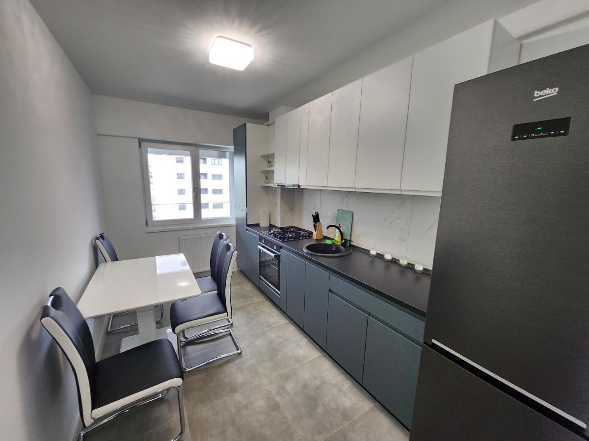 Near Airport 2 Rooms Apartments In Himson Iasi Exterior photo